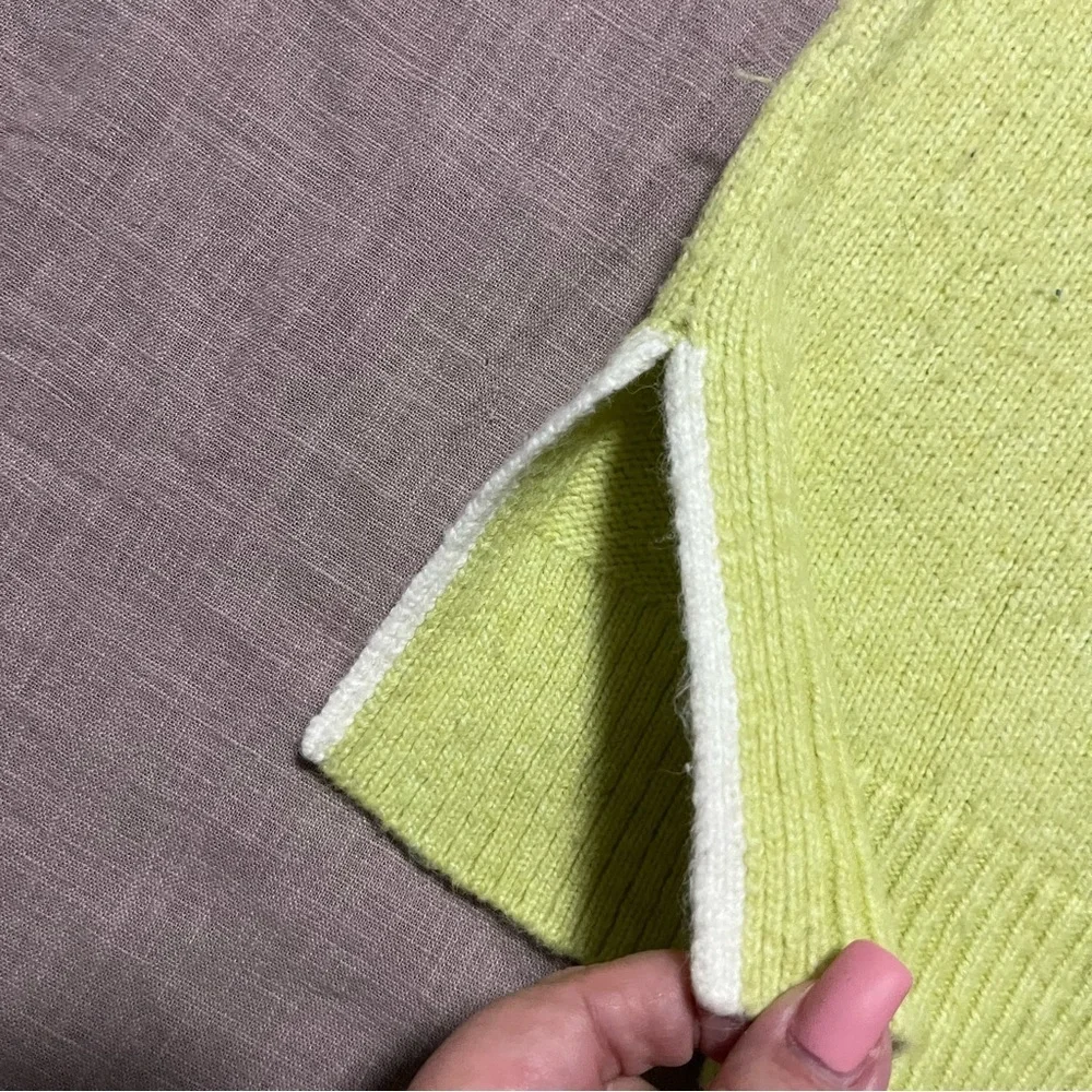 Talbots Bright Green Wool Crew Neck Sweater Trim accents Size Petite Small